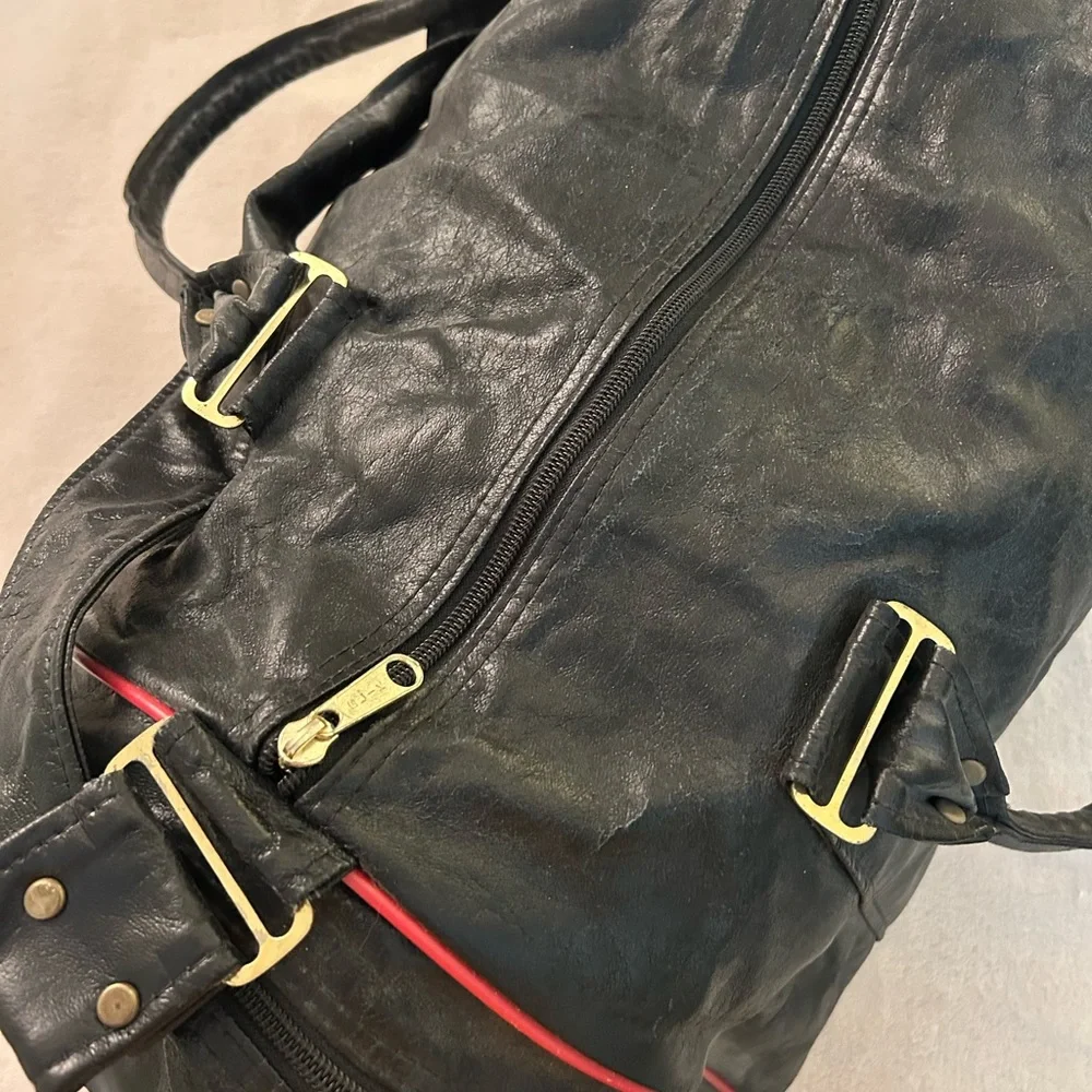 VINTAGE 1989 Du Pont Company Black and Red Duffel Bag
